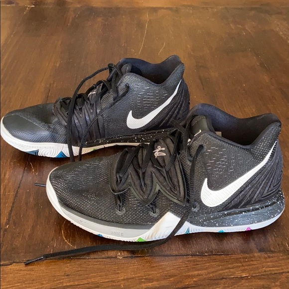 Nike Kyrie 5 - Picture 2 of 6